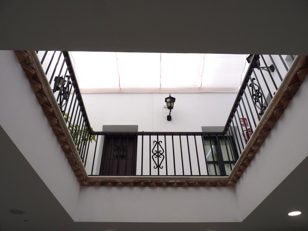 Hostal Boutique Casa La Laja Чиклана-де-ла-Фронтера Экстерьер фото